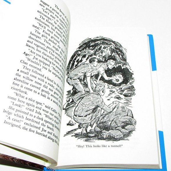 Vintage HARDY BOYS The Secret of the Old Mill 1995 Used Book - Picture 8 of 9